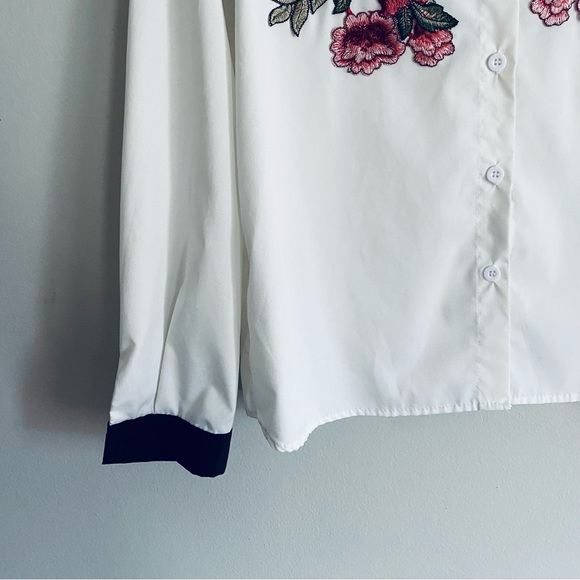 SHEIN Women's White Button Up Shirt  Blouse Top with Floral Accents Size Large - Picture 5 of 7